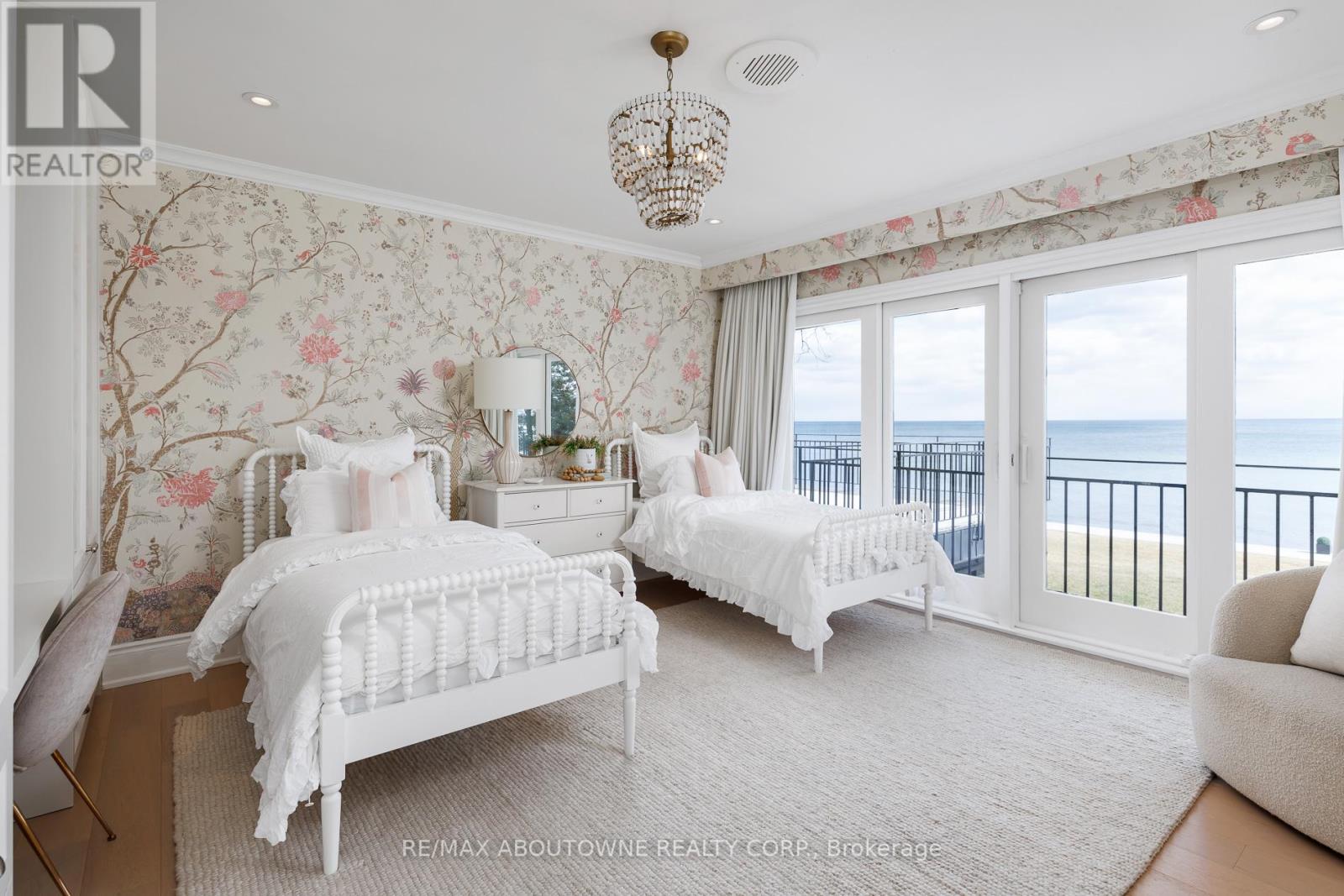 3 Ennisclare Drive, Oakville, Ontario  L6J 4N3 - Photo 38 - W12884912