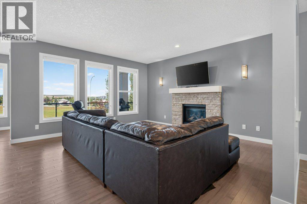 277 Jumping Pound Terrace, Cochrane, Alberta  T4C 0K4 - Photo 5 - A2340277