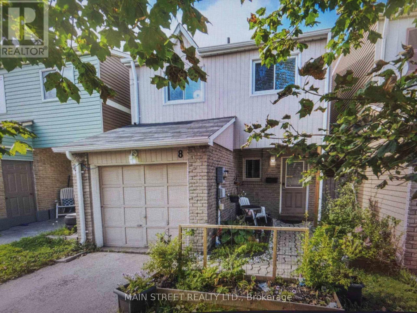 8 ROBIN COURT, Barrie, Ontario