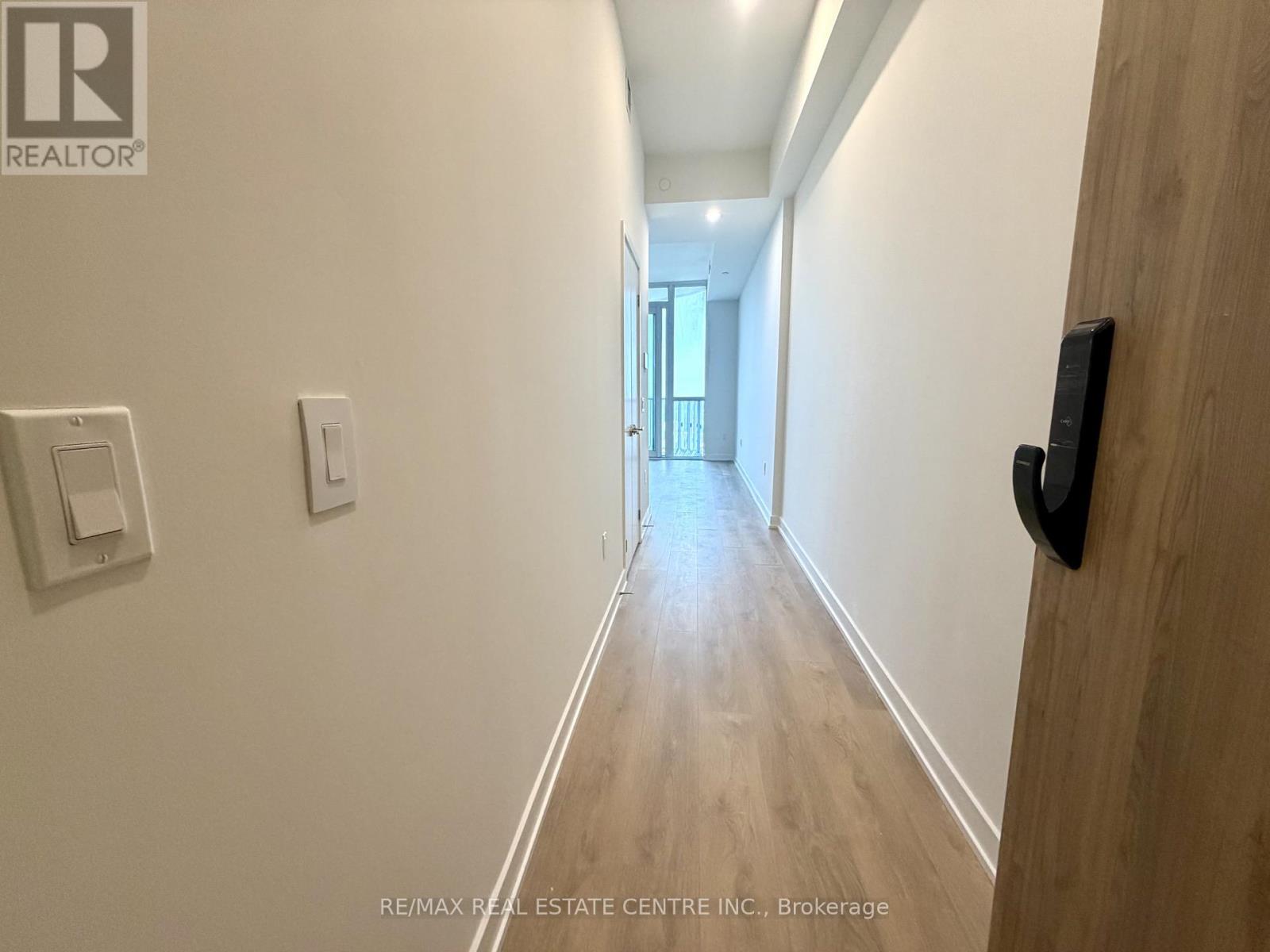 2602 - 1 Fairview Road E, Mississauga, Ontario  L5A 0B4 - Photo 3 - W13726072