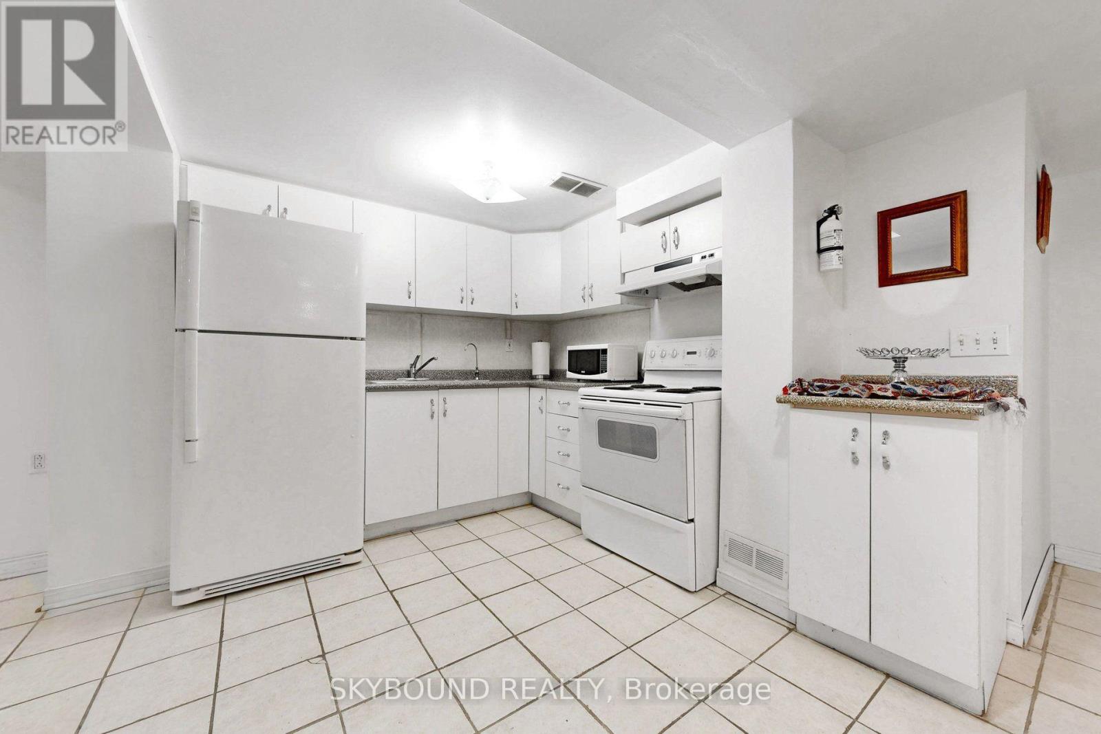 5925 Manzanillo Crescent, Mississauga, Ontario L5M 6Y6 - Photo 34 - W13726092