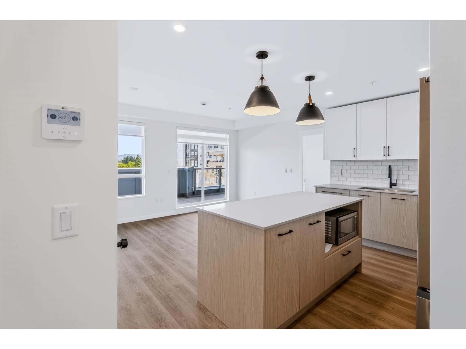 607 27215 Aldergrove Town Centre Drive, Langley, British Columbia V4W 3N7 - Photo 4 - R3144334