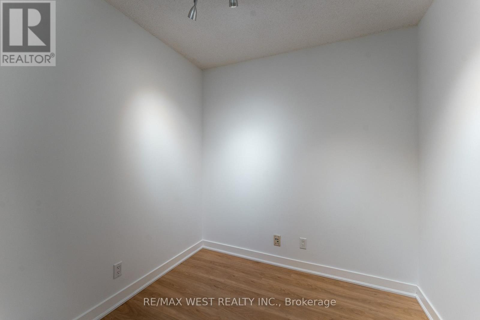 2509 - 373 Front Street, Toronto, Ontario  M5V 3R7 - Photo 17 - C13446674