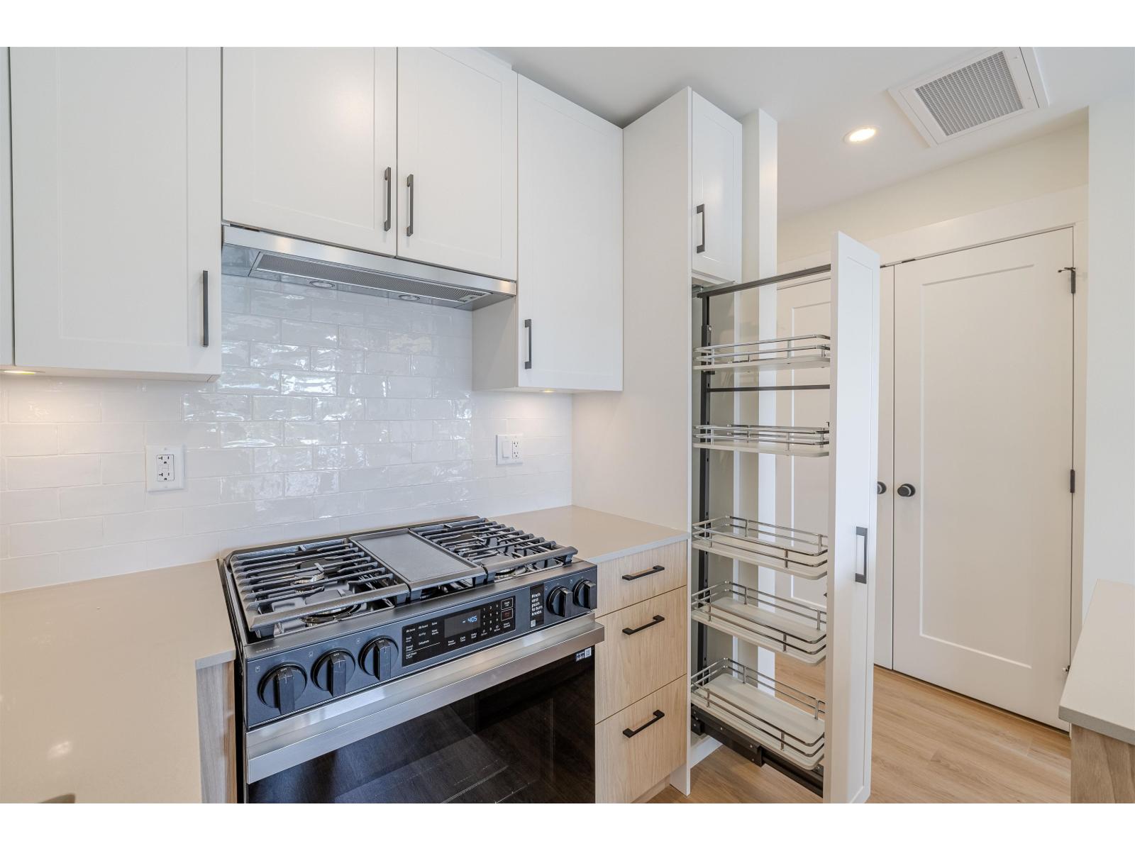 413 27218 Aldergrove Town Centre Drive, Langley, British Columbia  V4W 3N7 - Photo 8 - R3144431