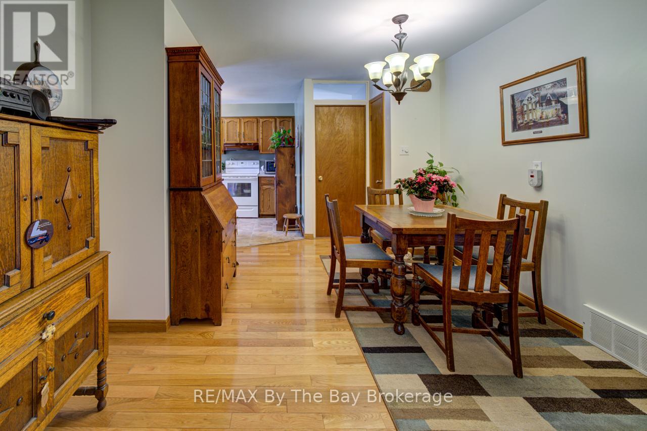 229 Datas Drive E, Clearview, Ontario  L0M 1S0 - Photo 12 - S13101416