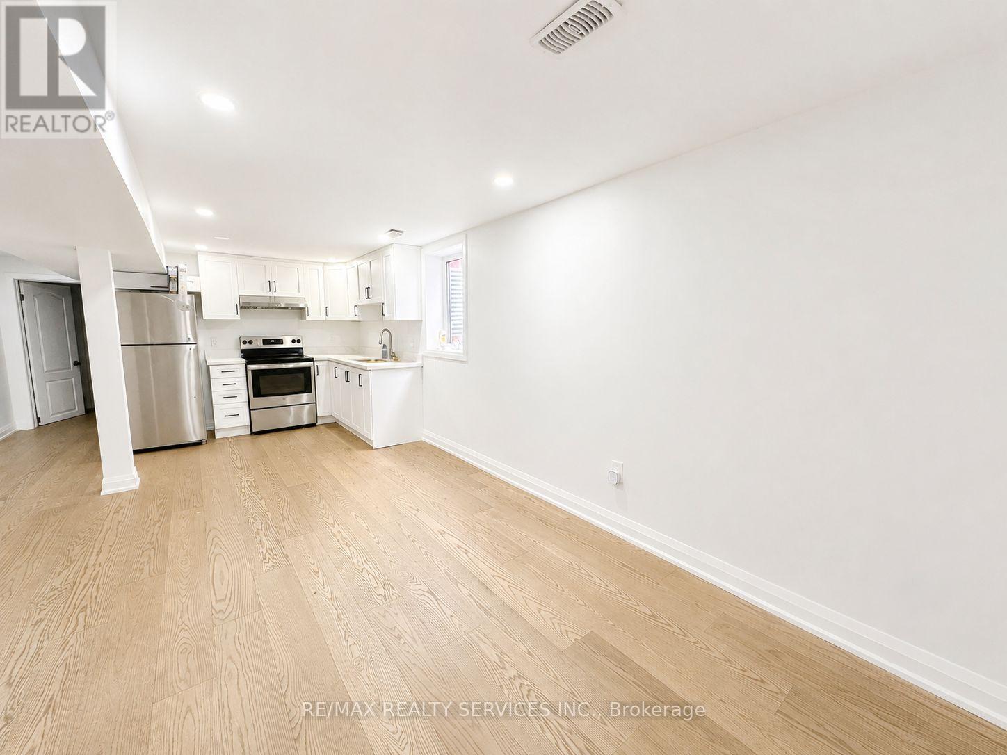 Bsmt - 32 Trewartha Crescent, Brampton, Ontario  L6Z 1X4 - Photo 2 - W13726114
