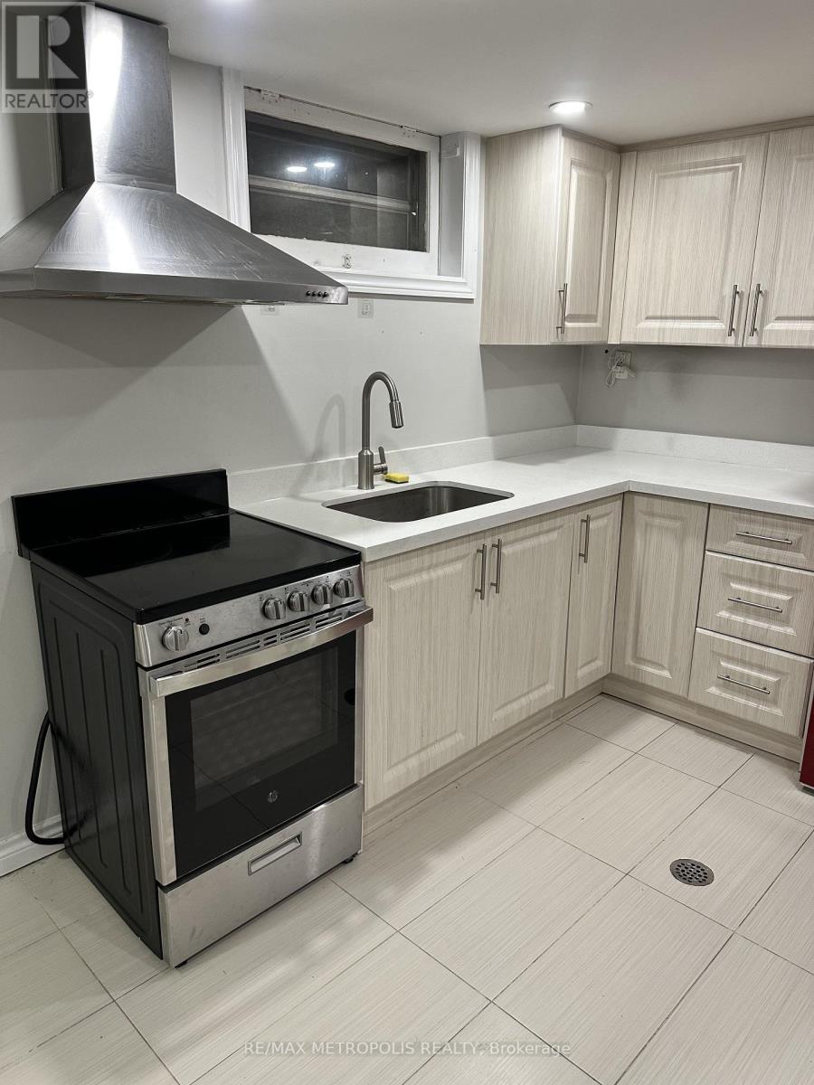 Bsmt - 6 Mid Pines Road, Toronto, Ontario M1G 2L6 - Photo 15 - E13693544