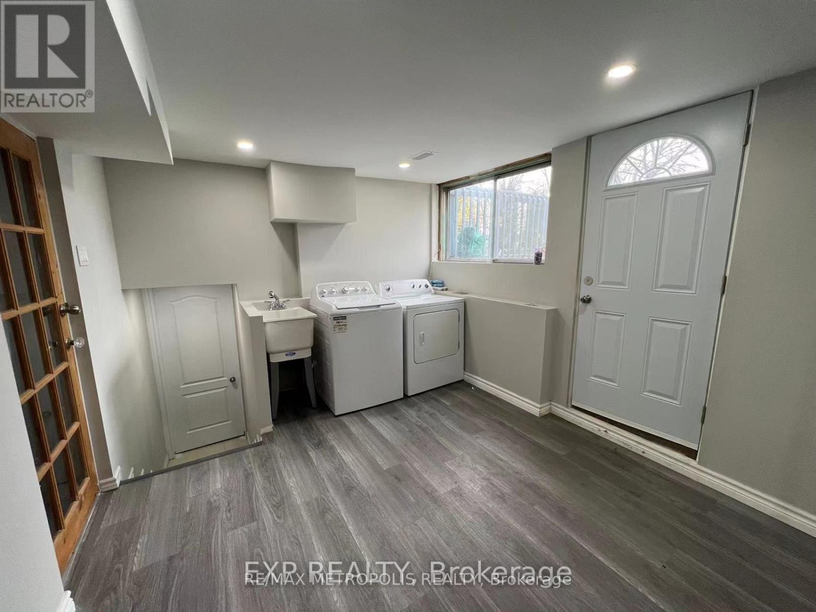 Bsmt - 6 Mid Pines Road, Toronto, Ontario M1G 2L6 - Photo 11 - E13693544