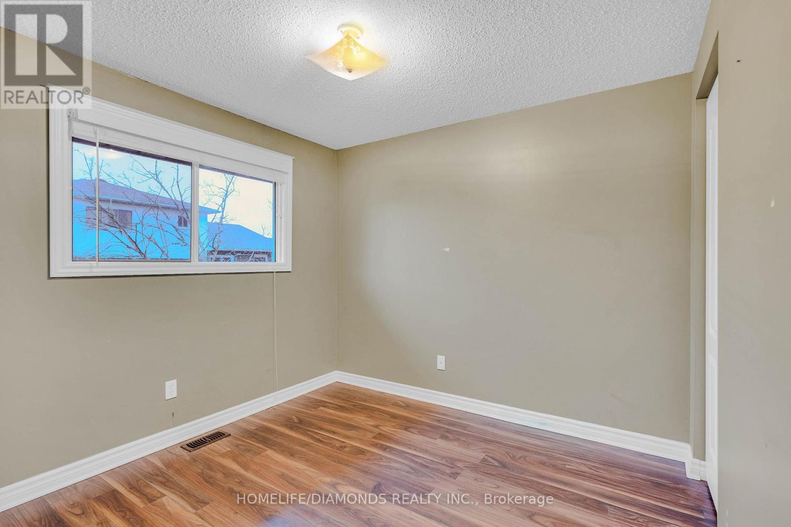 15 Keefer Road, Thorold, Ontario L2V 4M6 - Photo 18 - X13726130