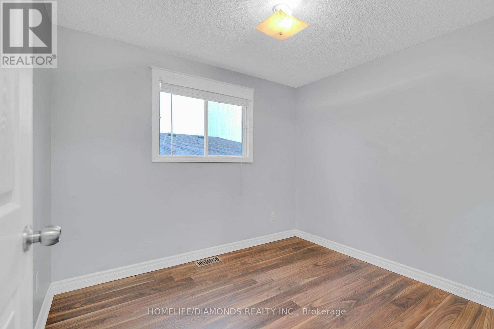 15 Keefer Road, Thorold, Ontario L2V 4M6 - Photo 20 - X13726130