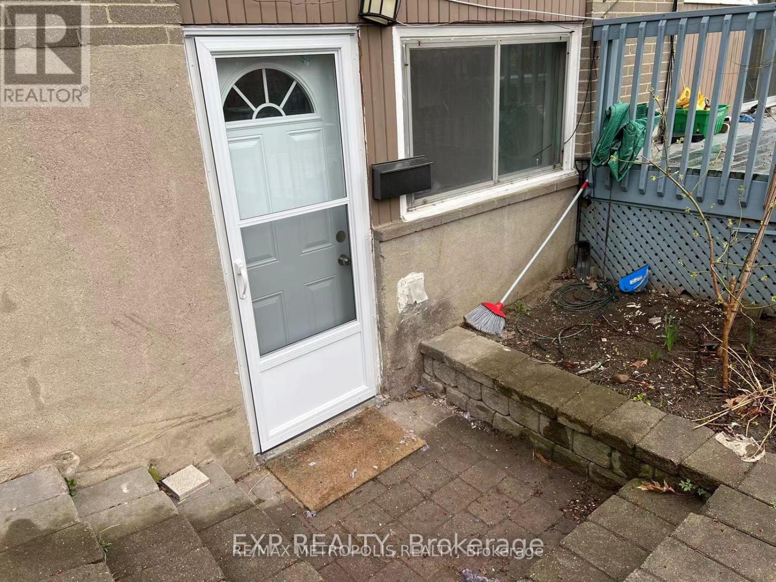 Bsmt - 6 Mid Pines Road, Toronto, Ontario  M1G 2L6 - Photo 15 - E13693544