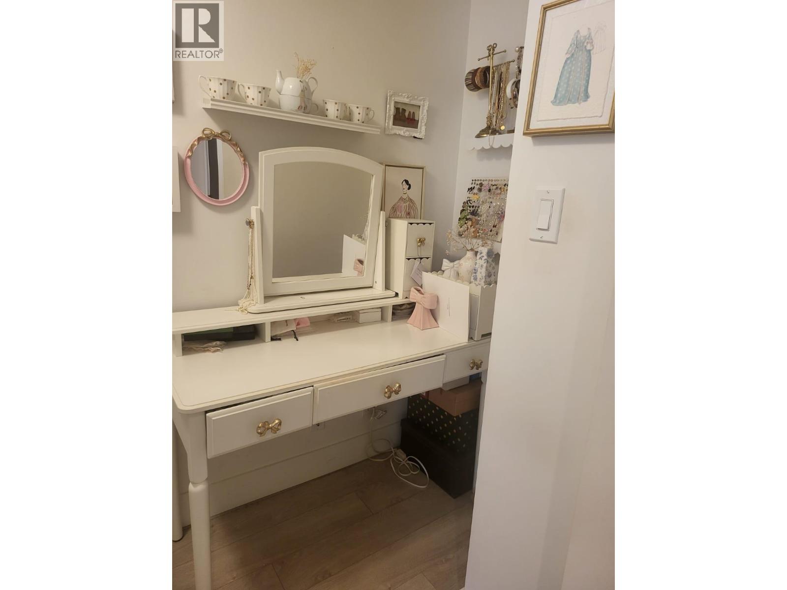 606 1550 Fern Street, North Vancouver, British Columbia  V7J 0A9 - Photo 8 - R3159850