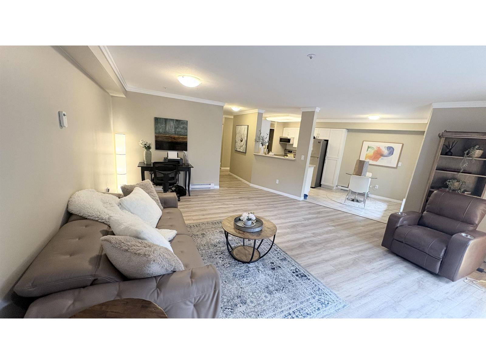 210 15150 29a Avenue, Surrey, British Columbia  V4P 3B1 - Photo 10 - R3152037