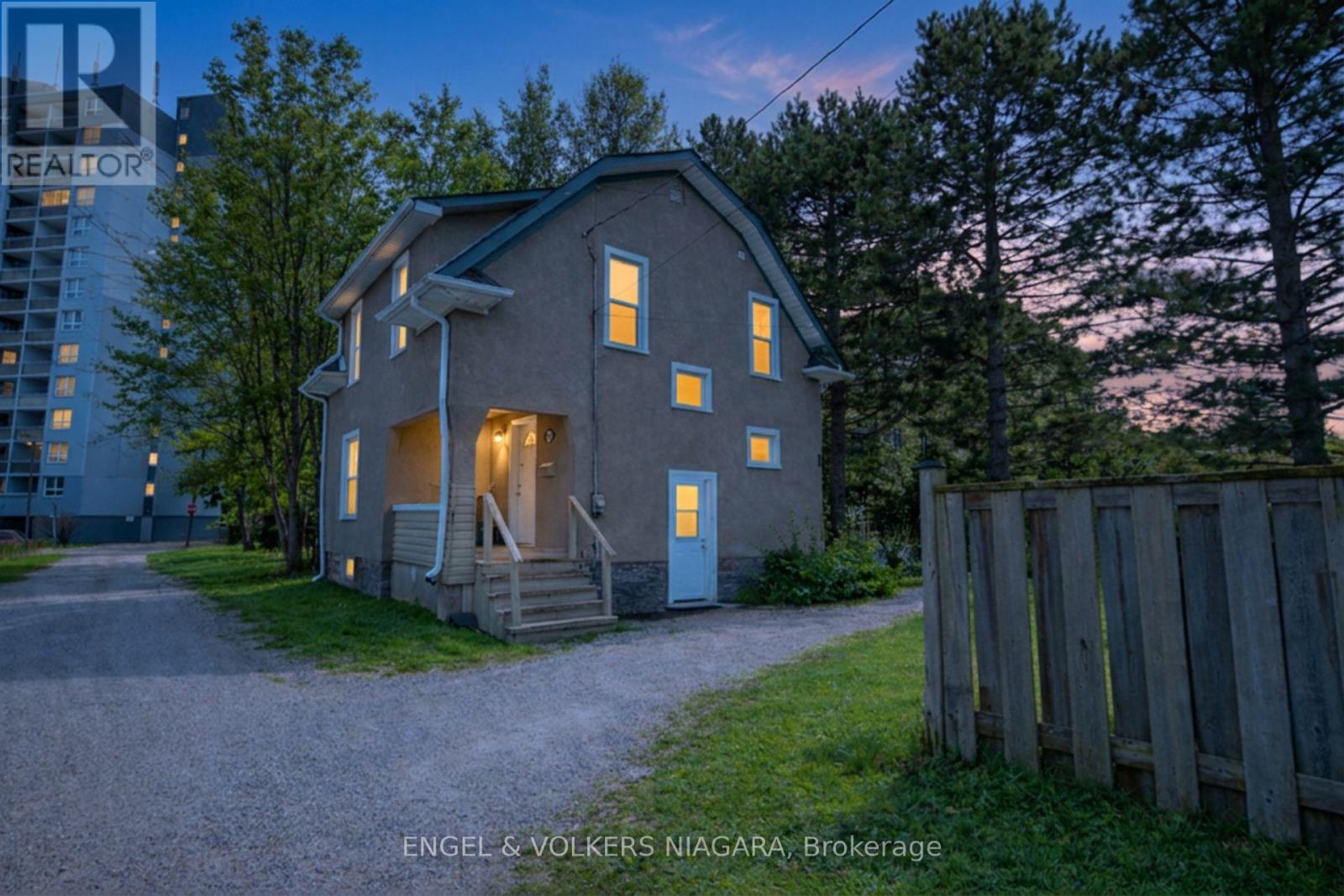 4752 CRAWFORD PLACE W, Niagara Falls, Ontario