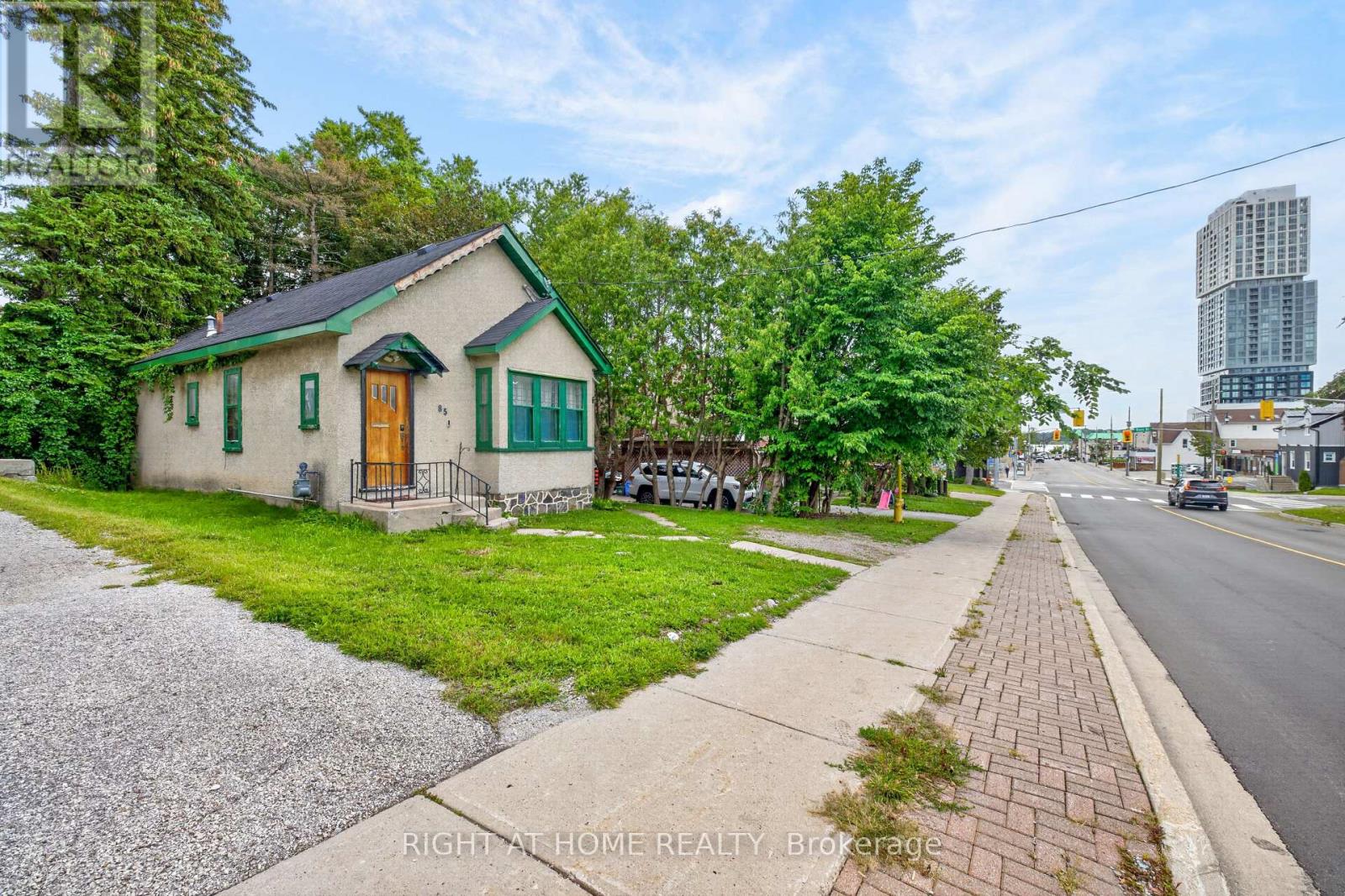 85 Maple Avenue, Barrie, Ontario L4N 1S1 - Photo 2 - S13726180