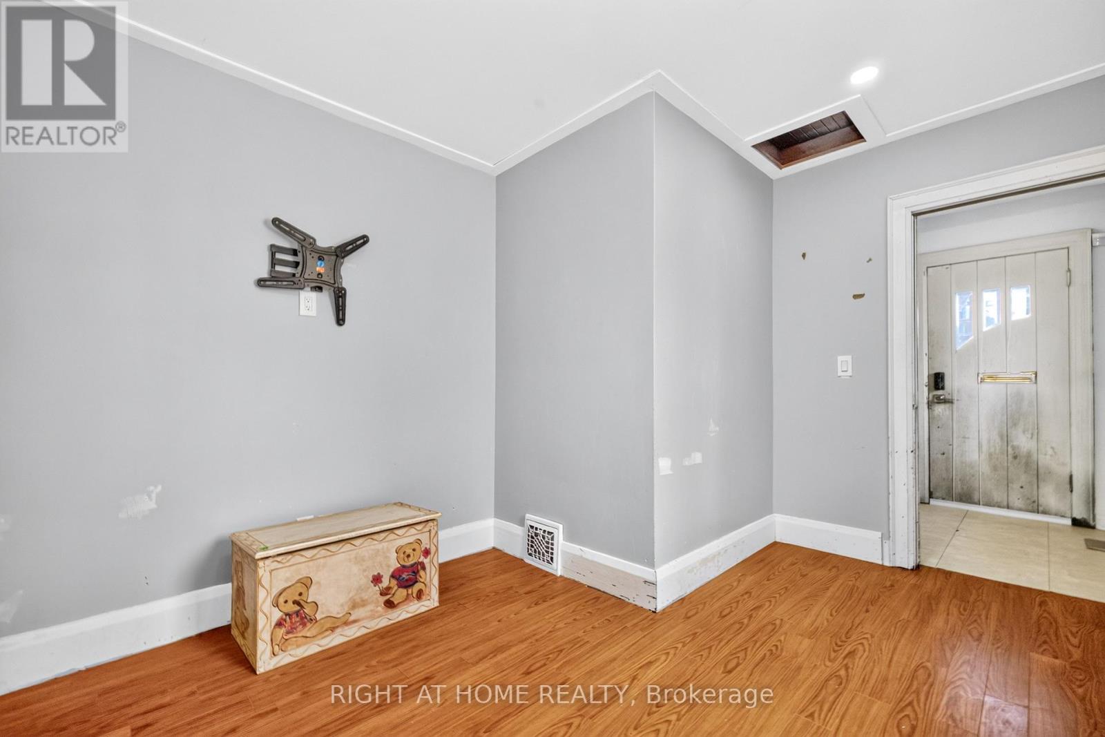 85 Maple Avenue, Barrie, Ontario L4N 1S1 - Photo 9 - S13726180
