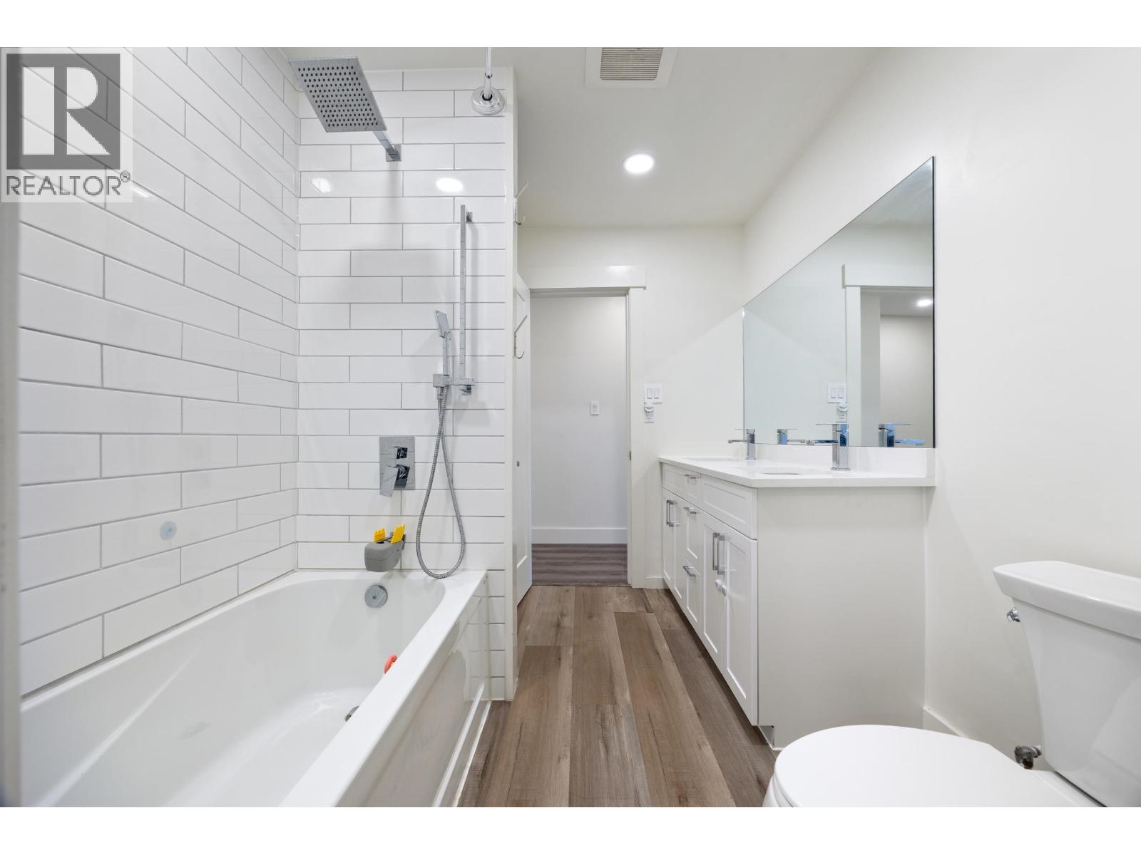 8085 10th Avenue, Burnaby, British Columbia  V3N 2S4 - Photo 37 - R3158409