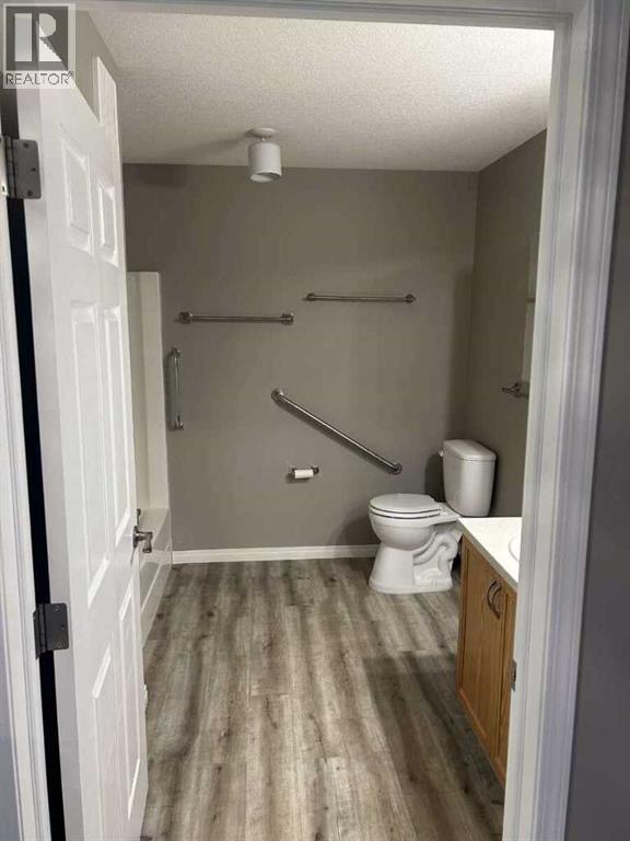 403, 305 1 Avenue Nw, Airdrie, Alberta  T4B 2M5 - Photo 13 - A2314581