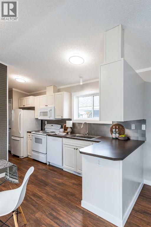 48 Chartwell Place SE, Medicine Hat, Alberta  T1B 0E4 - Photo 16 - A2336202