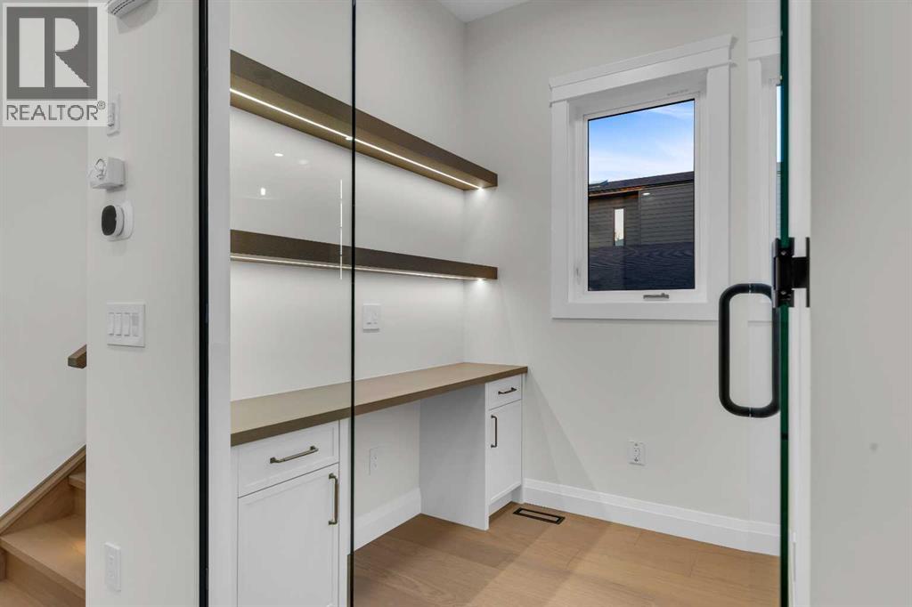 2328 54 Avenue SW, Calgary, Alberta  T3E 1M1 - Photo 10 - A2338191