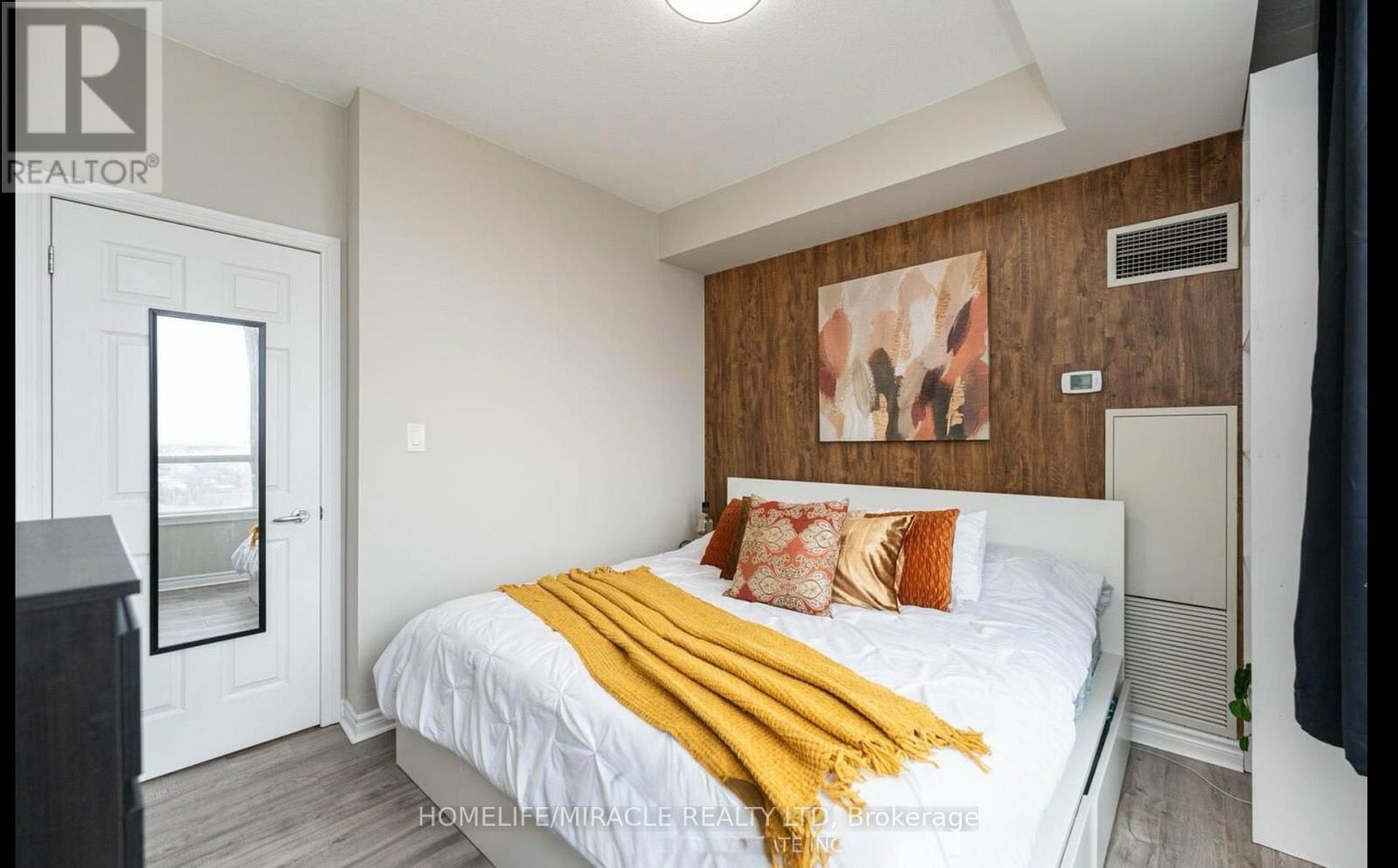 1702 - 3504 Hurontario Street, Mississauga, Ontario L5B 0B9 - Photo 10 - W13726186