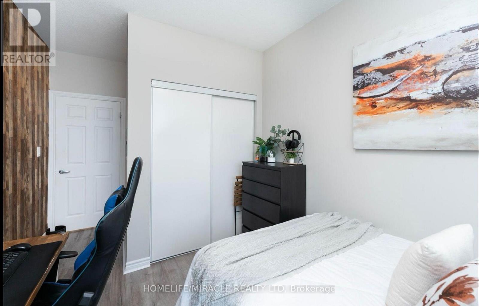 1702 - 3504 Hurontario Street, Mississauga, Ontario L5B 0B9 - Photo 13 - W13726186