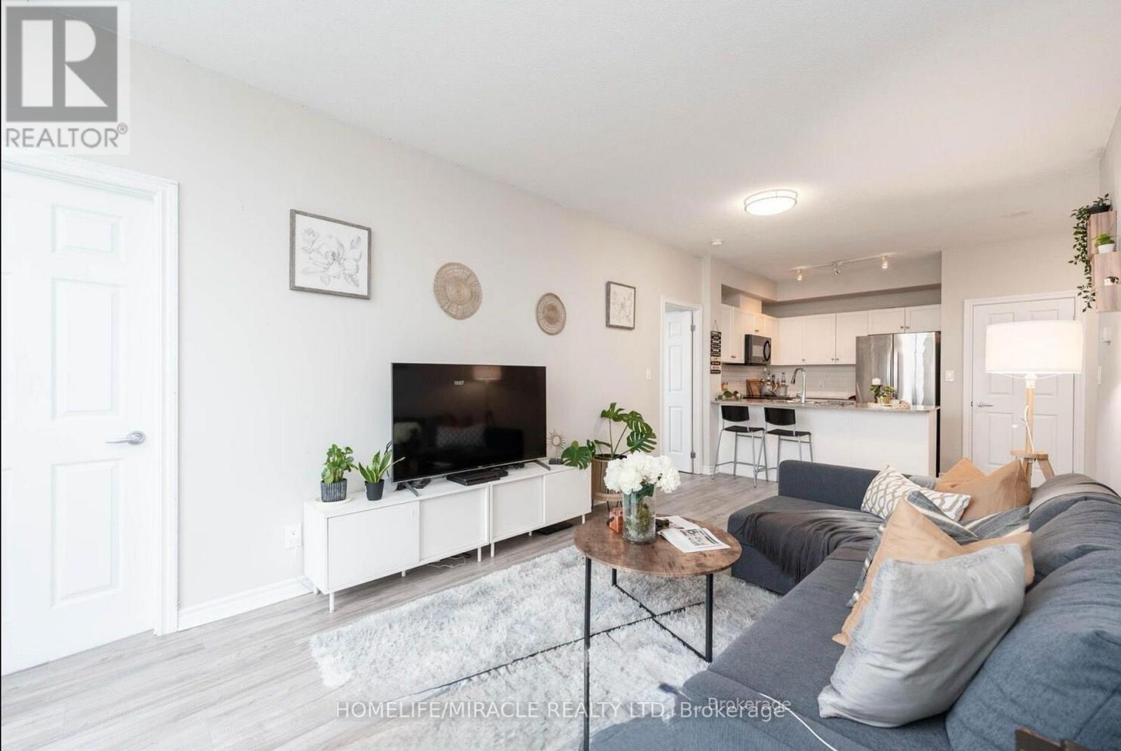 1702 - 3504 Hurontario Street, Mississauga, Ontario L5B 0B9 - Photo 3 - W13726186