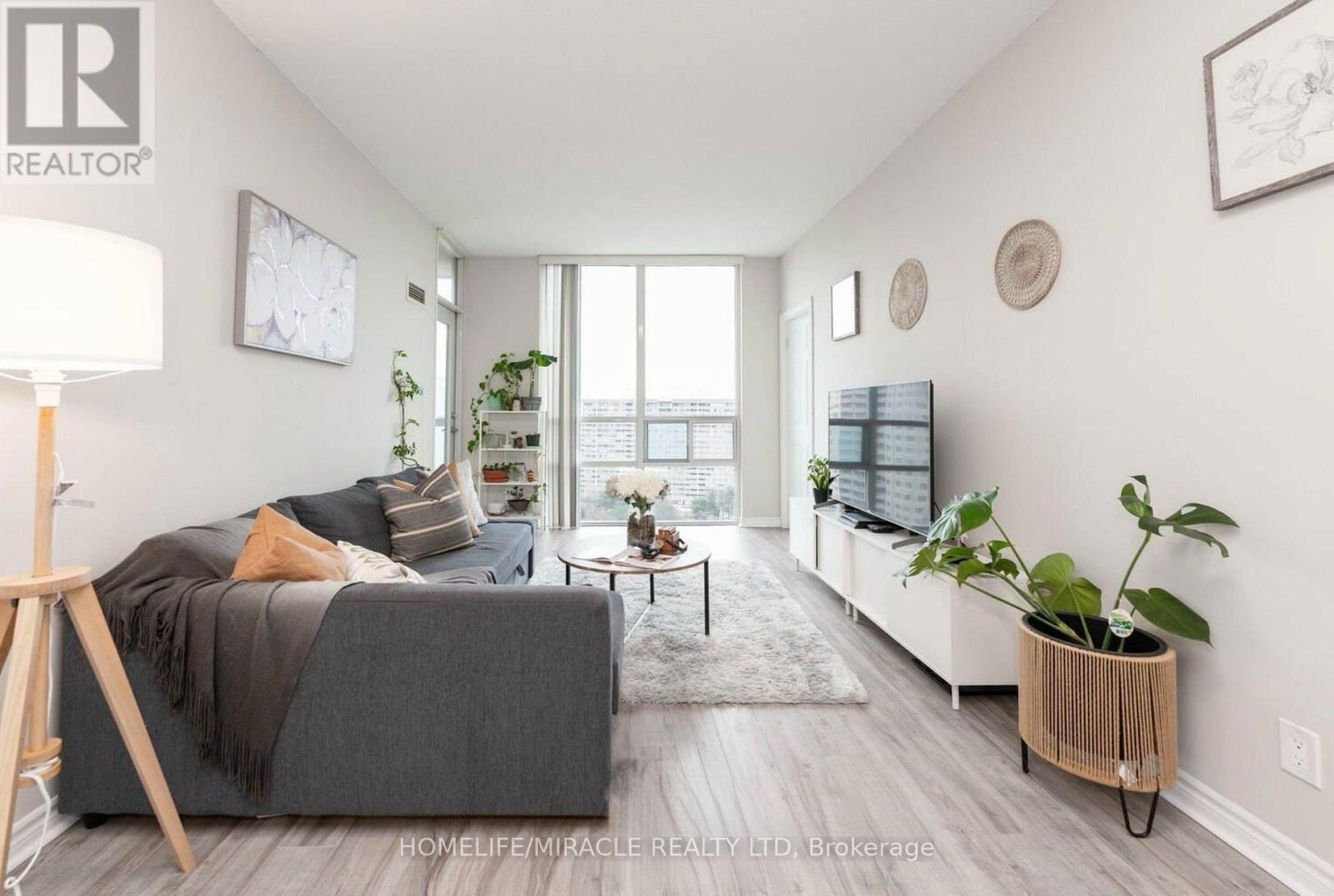 1702 - 3504 Hurontario Street, Mississauga, Ontario L5B 0B9 - Photo 5 - W13726186