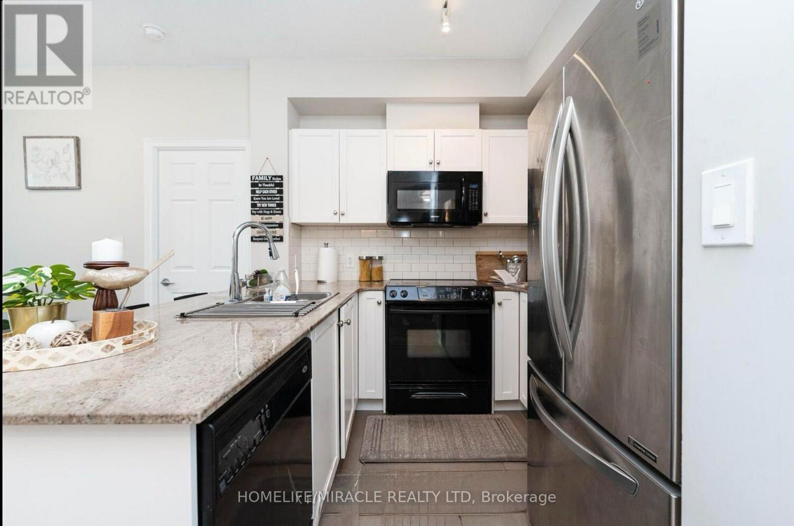 1702 - 3504 Hurontario Street, Mississauga, Ontario L5B 0B9 - Photo 6 - W13726186