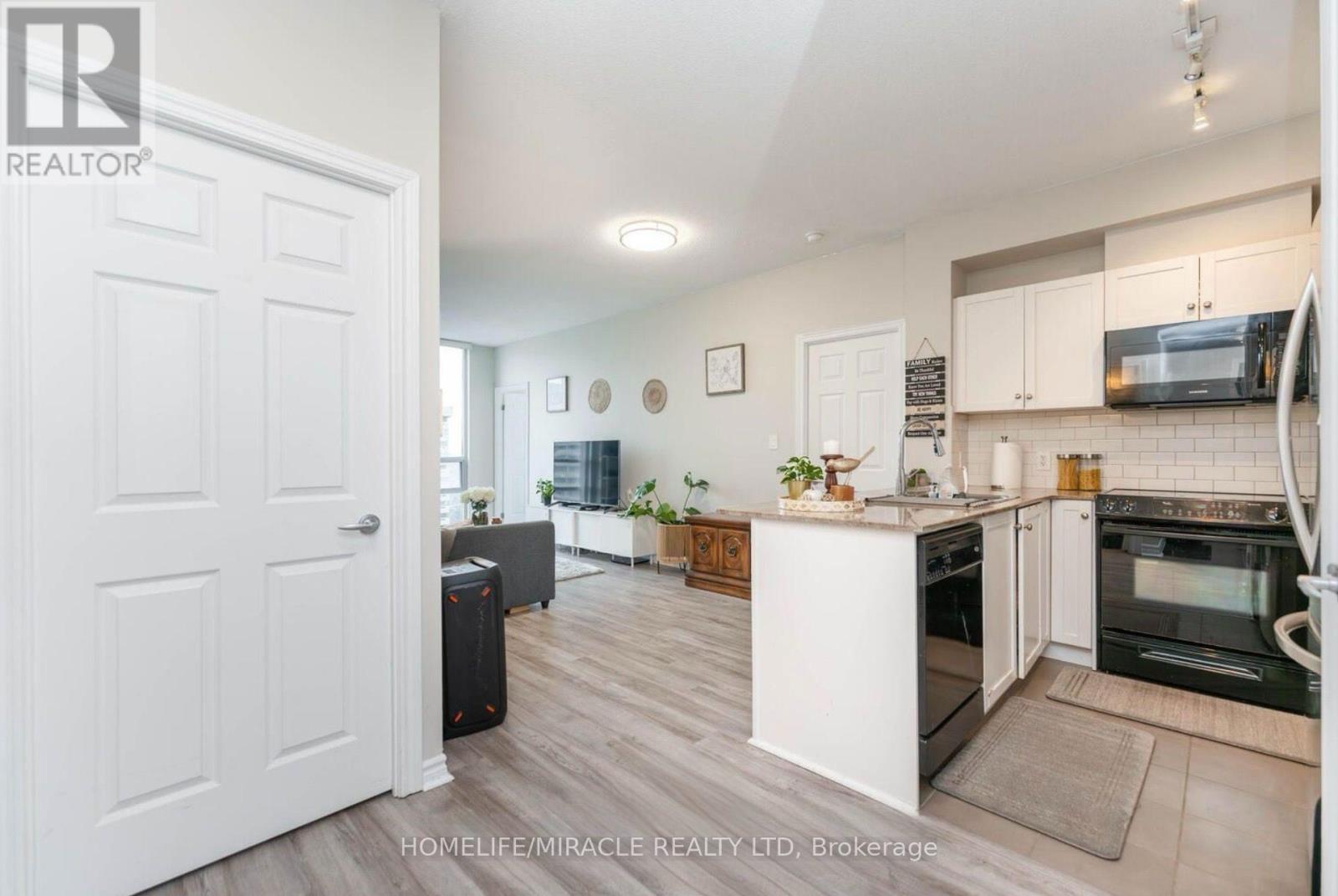 1702 - 3504 Hurontario Street, Mississauga, Ontario L5B 0B9 - Photo 7 - W13726186