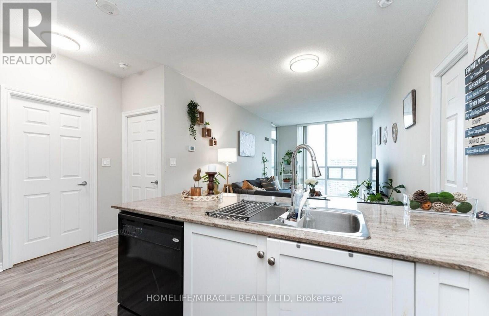 1702 - 3504 Hurontario Street, Mississauga, Ontario L5B 0B9 - Photo 8 - W13726186