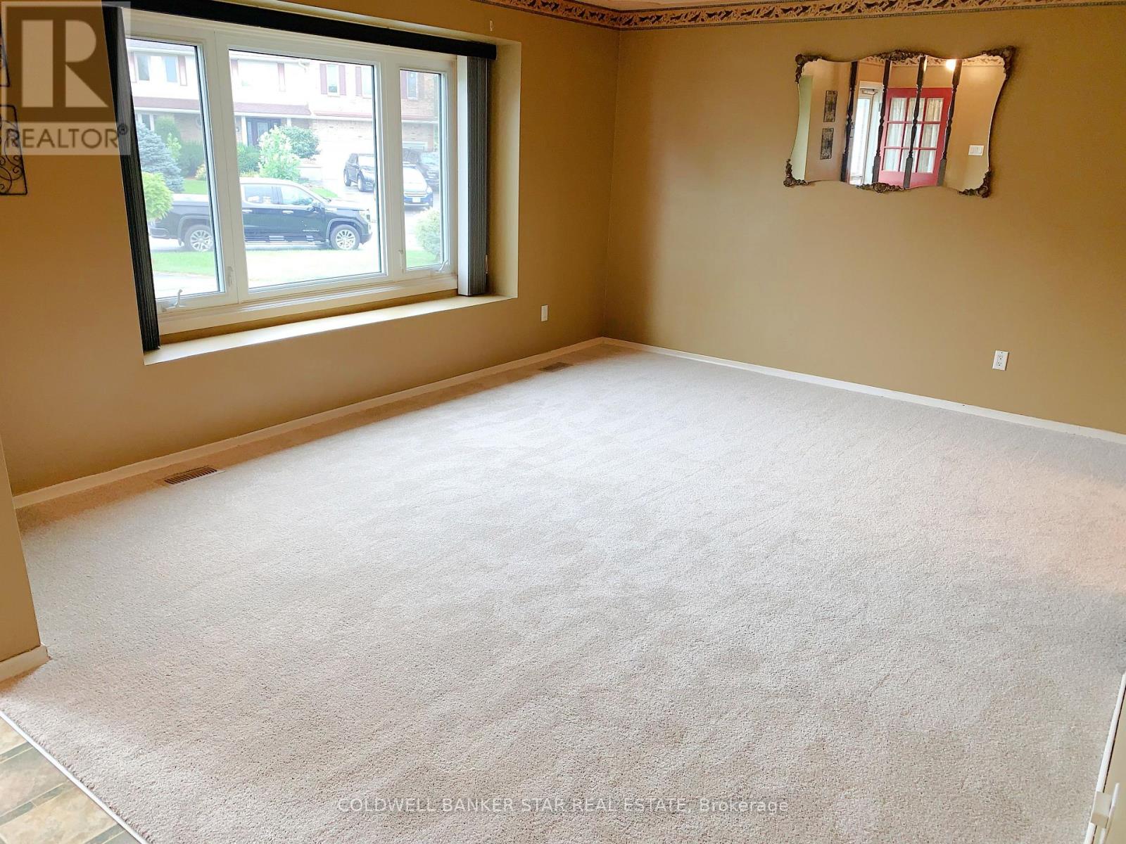 9 Lakeview Circle, St. Thomas, Ontario  N5P 4B3 - Photo 5 - X13685982