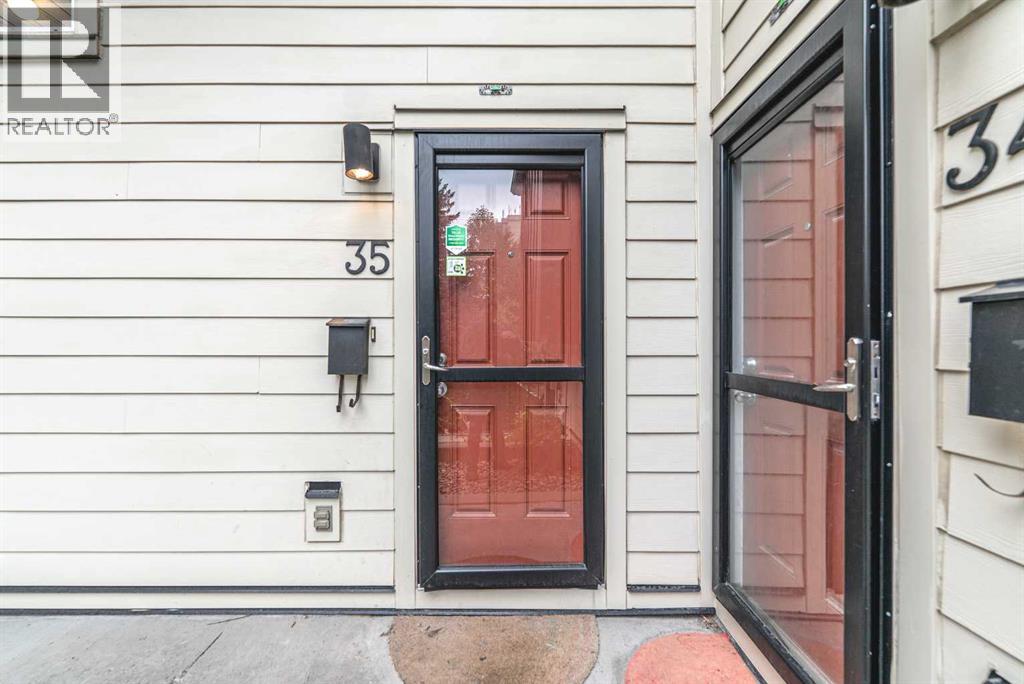 35, 4740 Dalton Drive NW, Calgary, Alberta T3A 2H4 - Photo 3 - A2336541