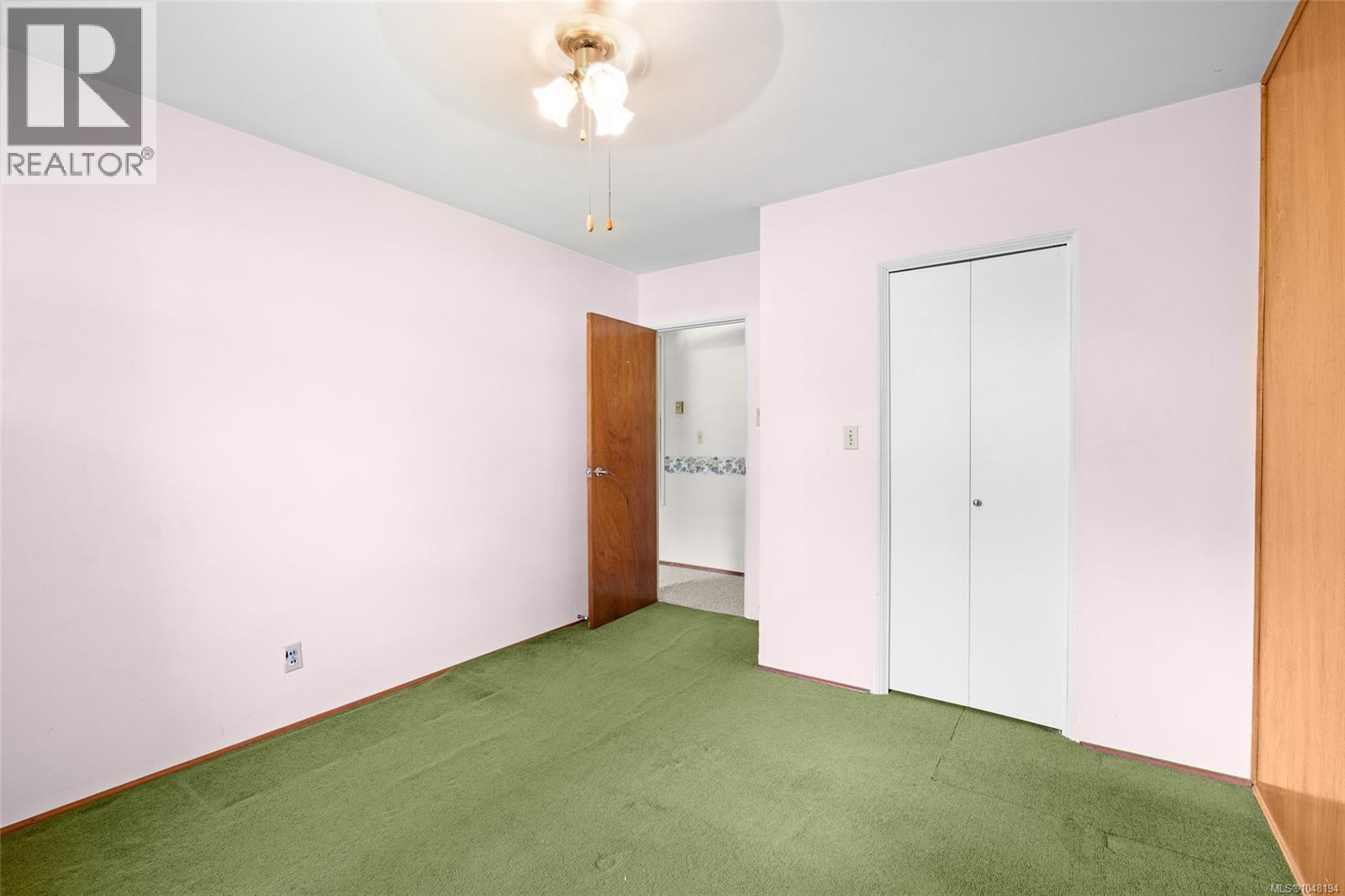 625 Broadway St, Saanich, British Columbia  V8Z 2G5 - Photo 18 - 1048194