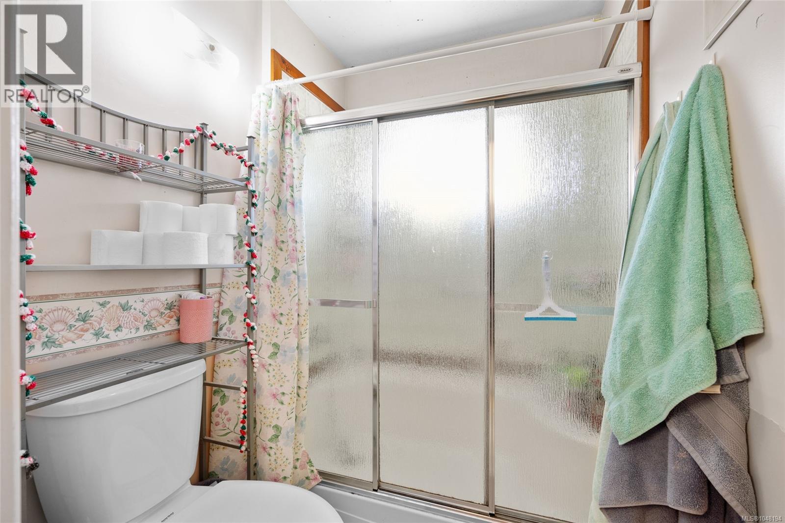 625 Broadway St, Saanich, British Columbia  V8Z 2G5 - Photo 22 - 1048194