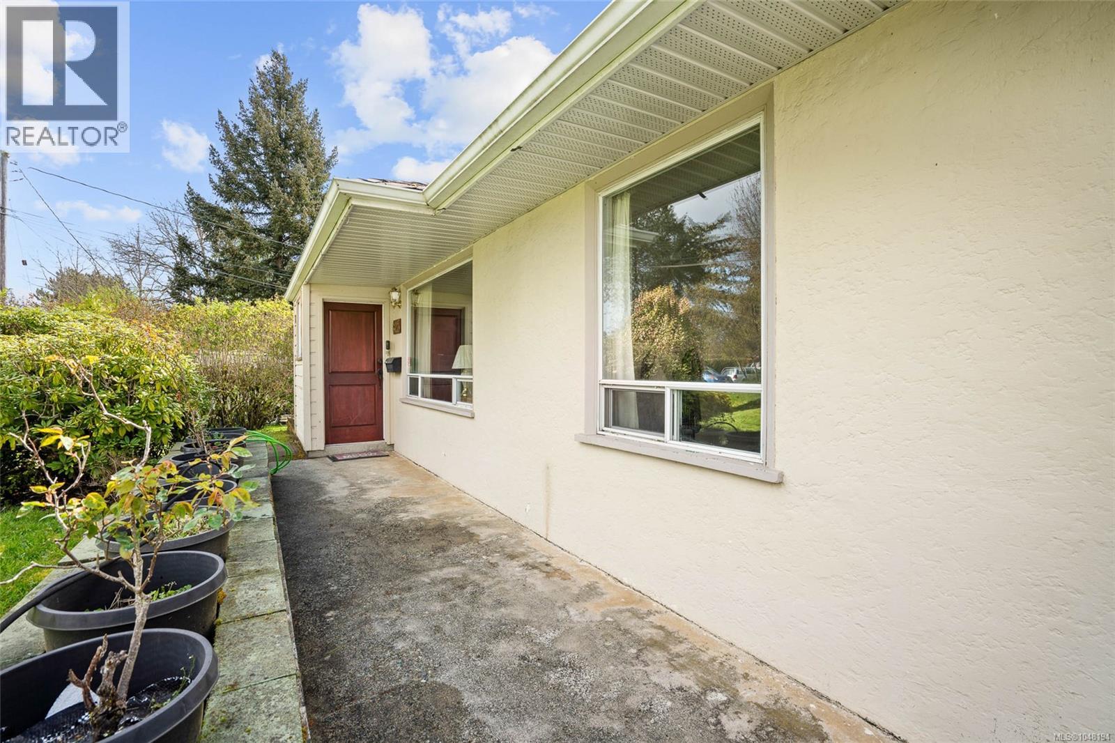 625 Broadway St, Saanich, British Columbia  V8Z 2G5 - Photo 47 - 1048194