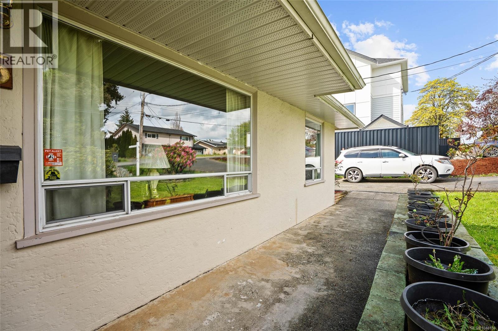 625 Broadway St, Saanich, British Columbia  V8Z 2G5 - Photo 48 - 1048194
