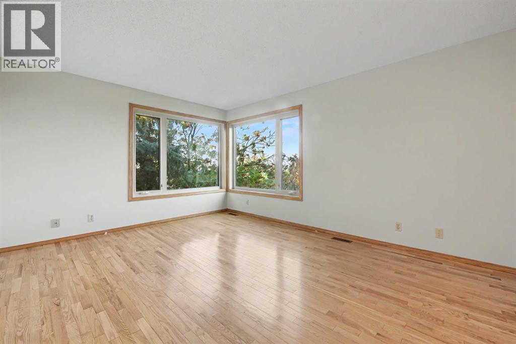 71 Coach Gate Way SW, Calgary, Alberta  T3H 1L7 - Photo 13 - A2340436