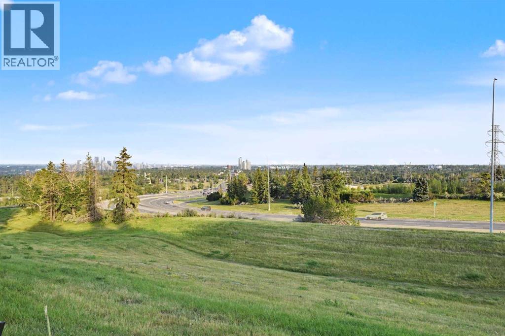 71 Coach Gate Way SW, Calgary, Alberta  T3H 1L7 - Photo 26 - A2340436