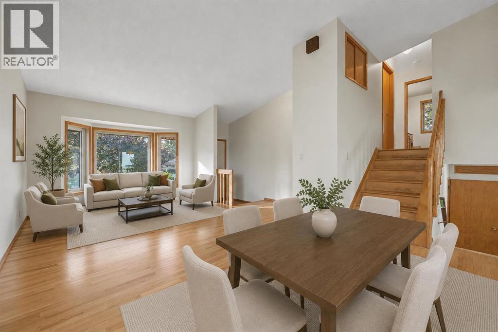 71 Coach Gate Way SW, Calgary, Alberta  T3H 1L7 - Photo 2 - A2340436