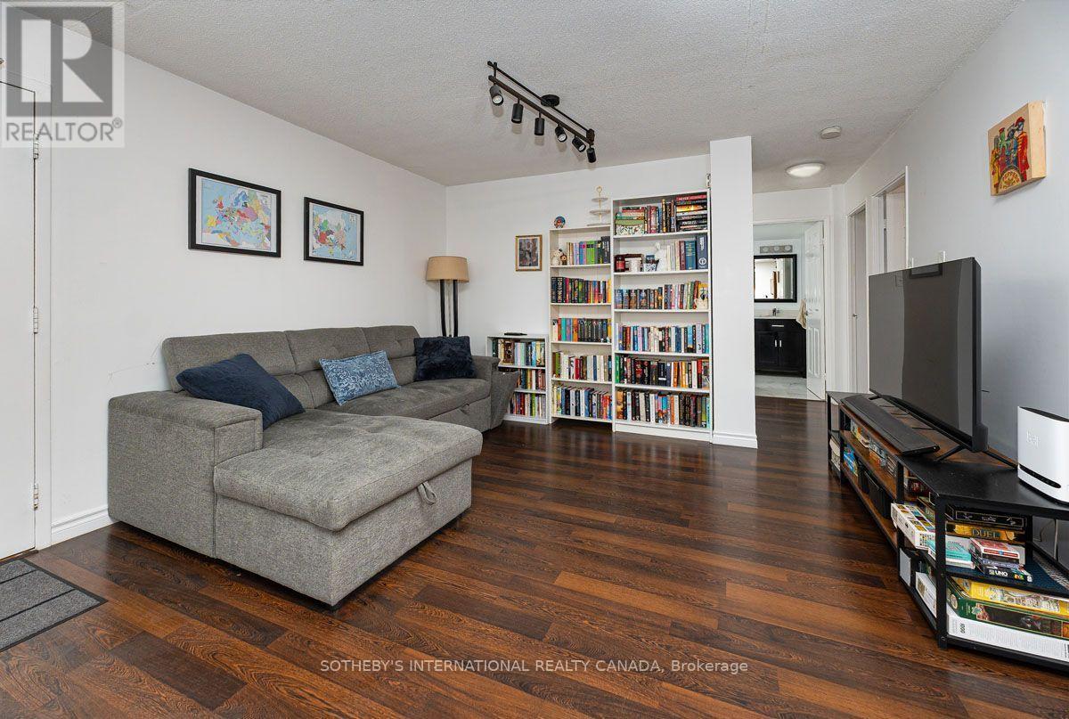 520 - 89 MCCAUL STREET, Toronto, Ontario