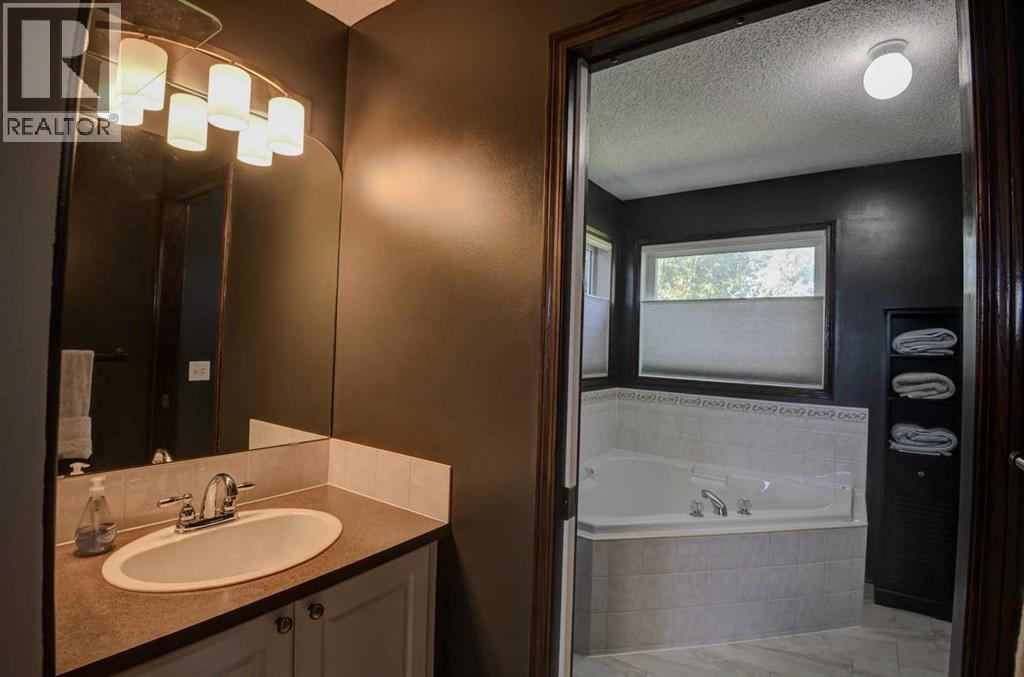 310 Springs Place SE, Airdrie, Alberta  T4A 2C7 - Photo 12 - A2339506