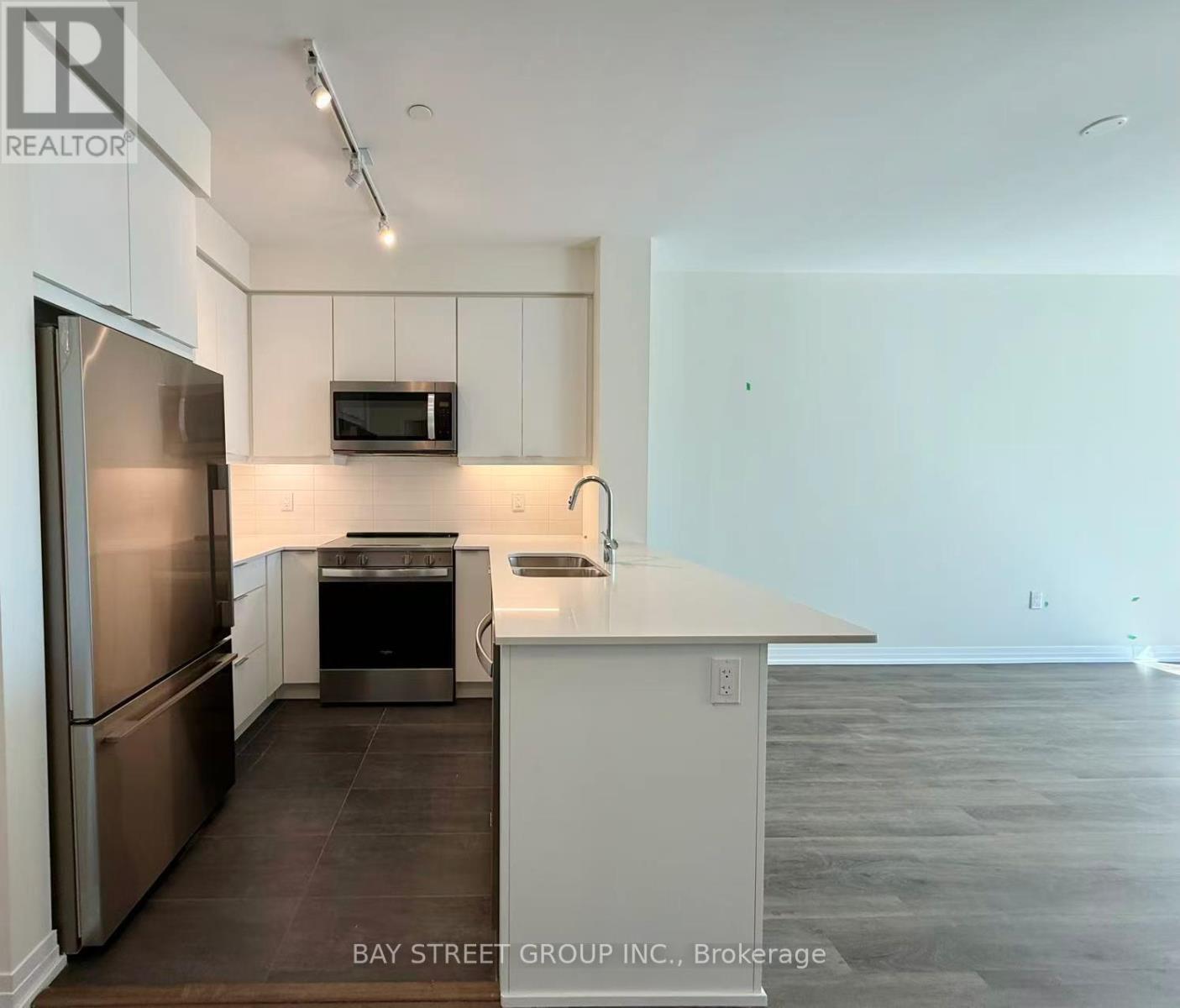 606 - 15 Watergarden Drive, Mississauga, Ontario  L5R 0H4 - Photo 2 - W13726212