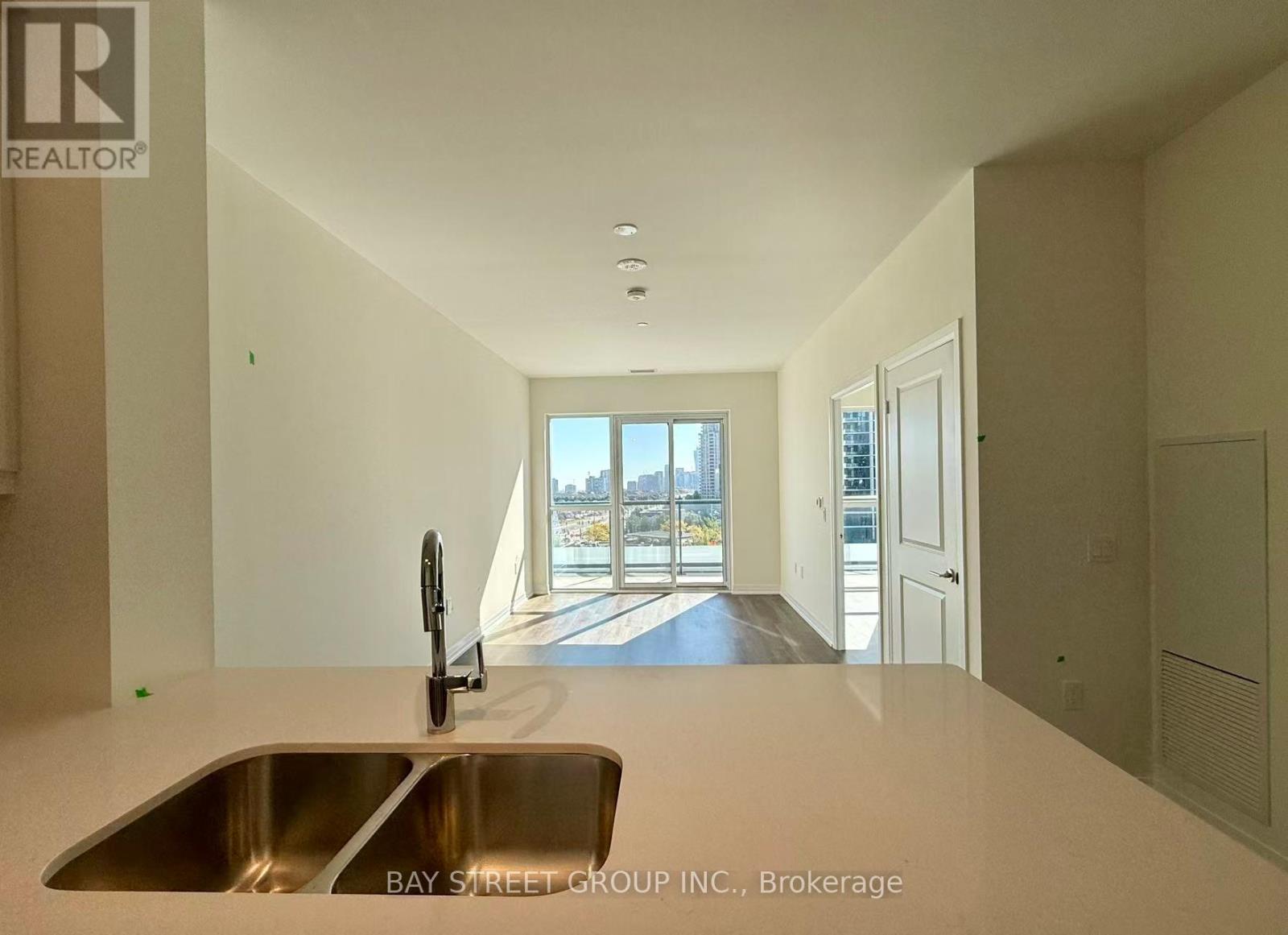 606 - 15 Watergarden Drive, Mississauga, Ontario  L5R 0H4 - Photo 4 - W13726212