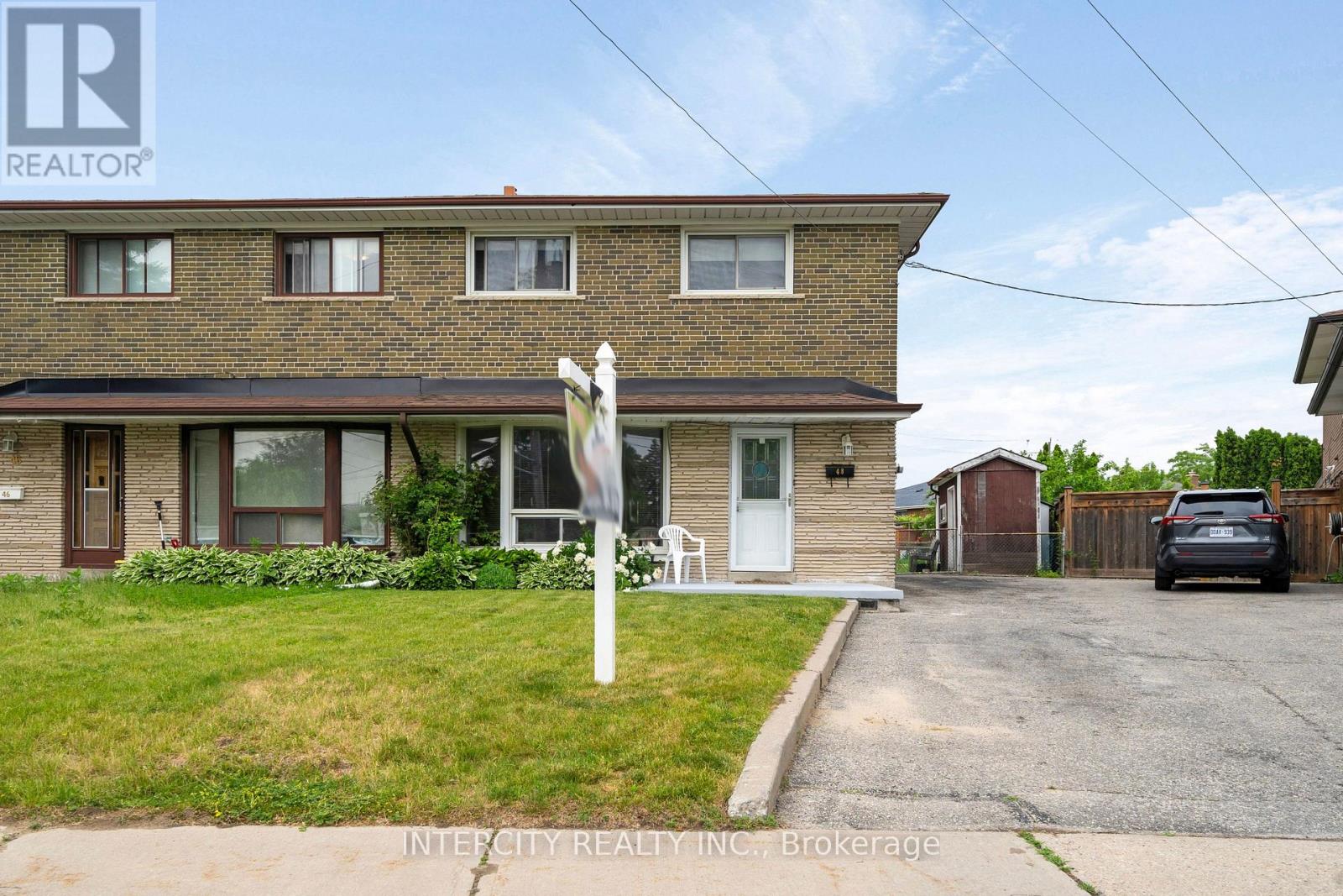 48 GOLDSBORO ROAD, Toronto, Ontario