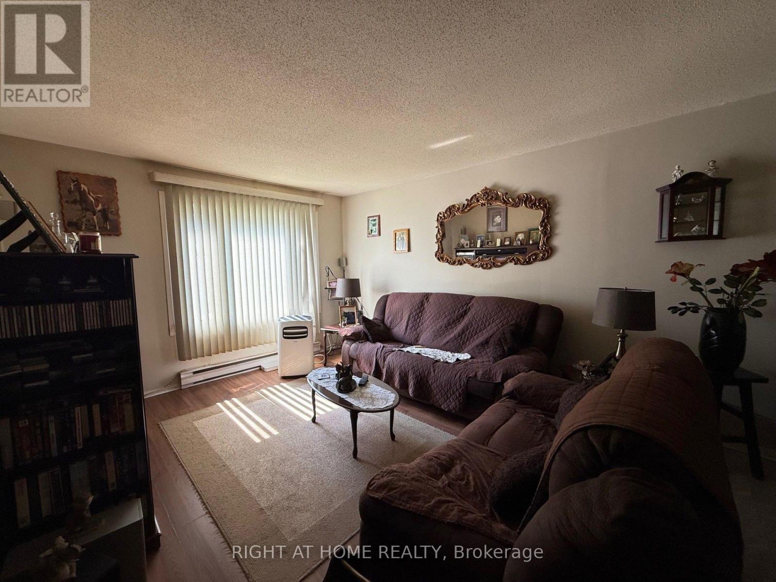 E - 1035 Cummings Avenue, Ottawa, Ontario  K1J 9K5 - Photo 7 - X13581124