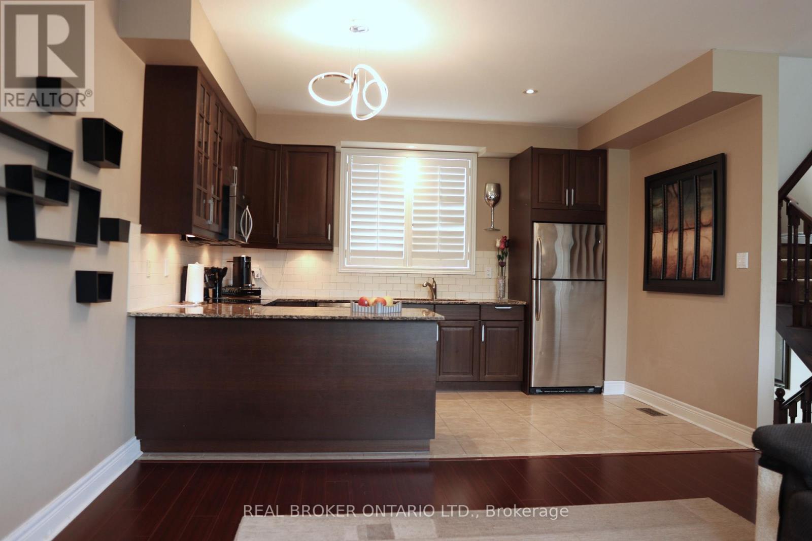 17 - 215 16th Avenue, Richmond Hill, Ontario  L4L 0T8 - Photo 3 - N13726208