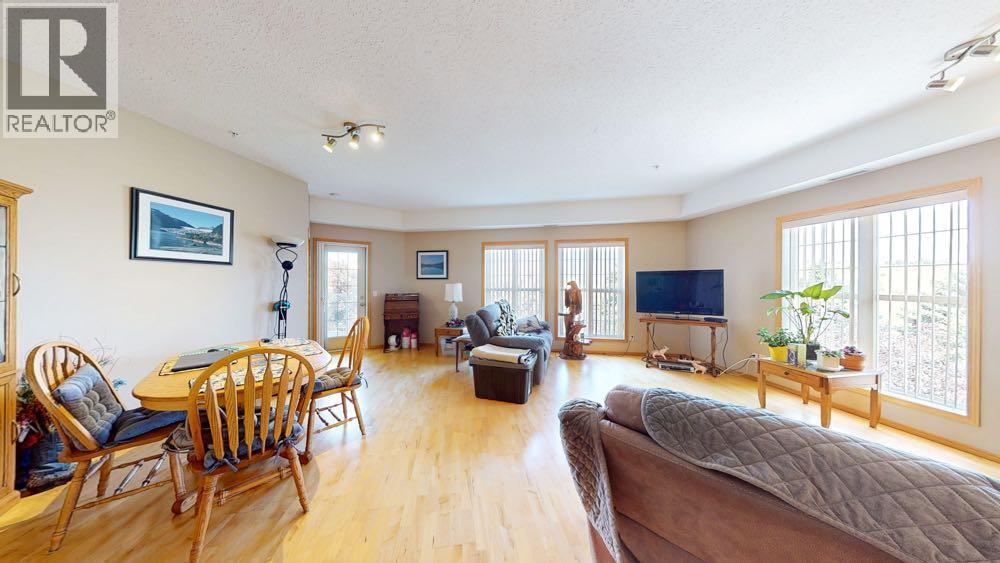 424, 29 River Ridge Drive NW, Medicine Hat, Alberta T1A 8V3 - Photo 13 - A2336378