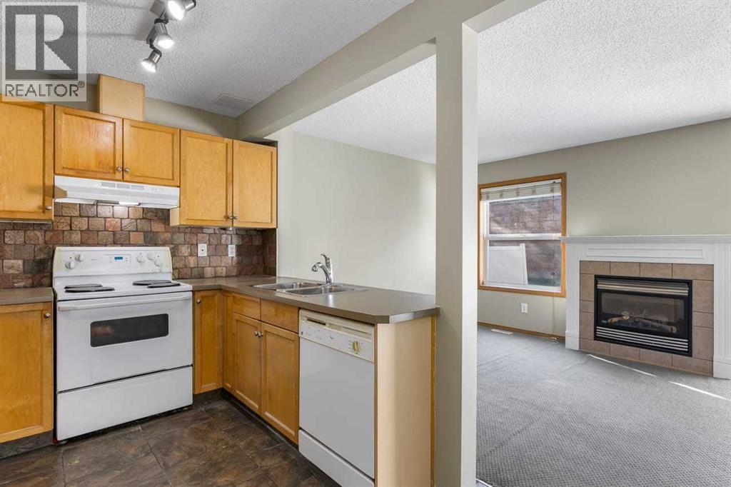 51 Eversyde Court SW, Calgary, Alberta T2Y 4S3 - Photo 5 - A2341177