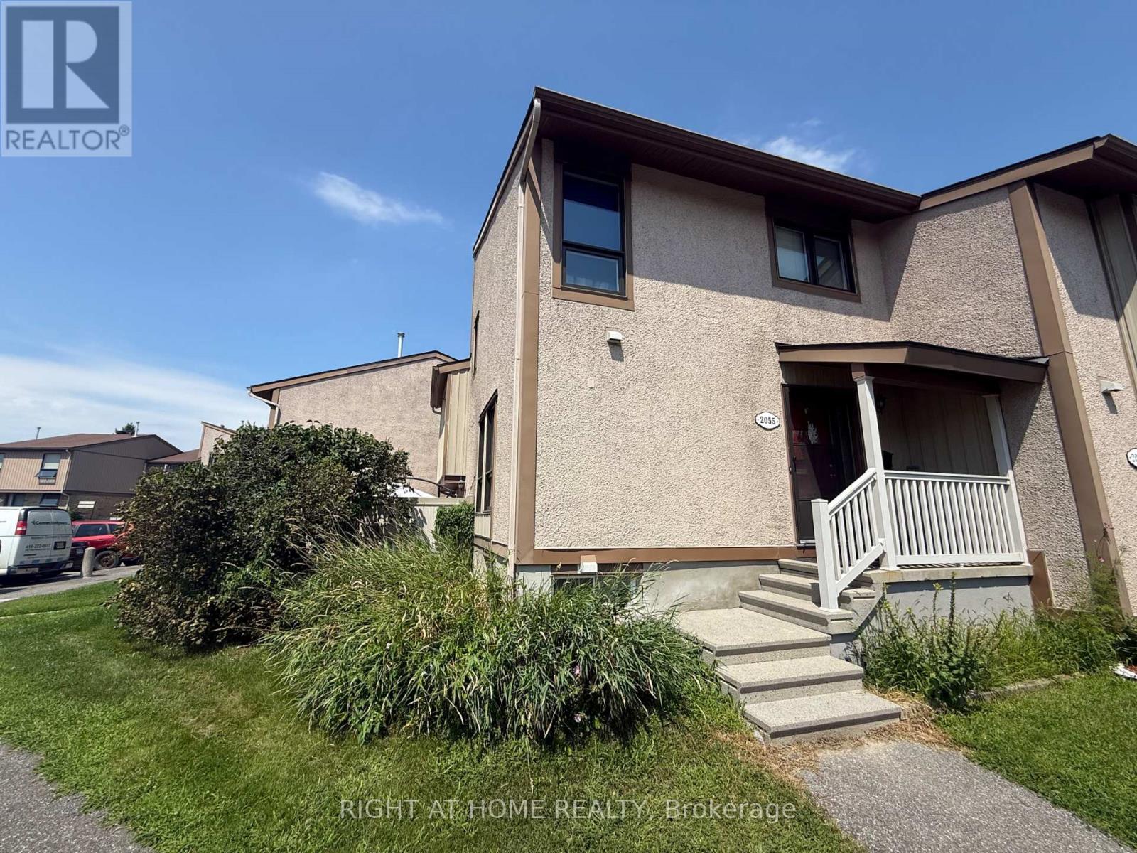 2055 Stonehenge Crescent, Ottawa, Ontario  K1B 4N7 - Photo 2 - X13726228